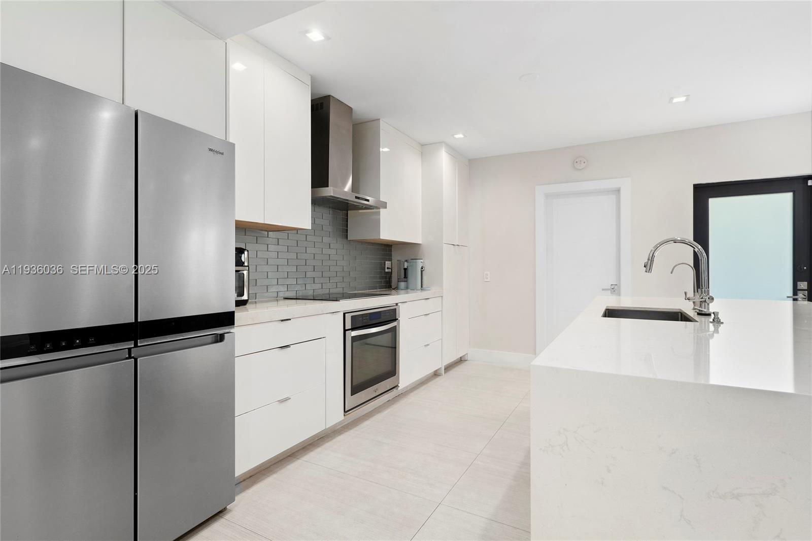 3141 North Bay Road Miami Beach, FL 33140 - Photo 10 of 50