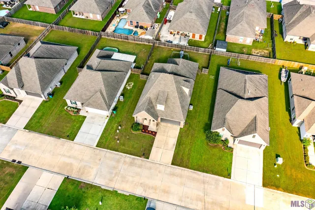 $330,000 | 396 Highland Oaks Avenue, Gray, LA 70359