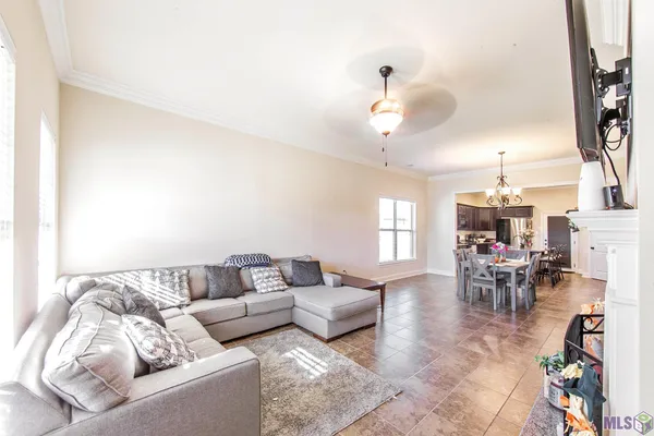 $320,000 | 396 Highland Oaks Avenue, Gray, LA 70359