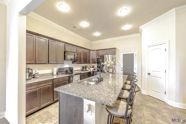 $330,000 | 396 Highland Oaks Avenue, Gray, LA 70359