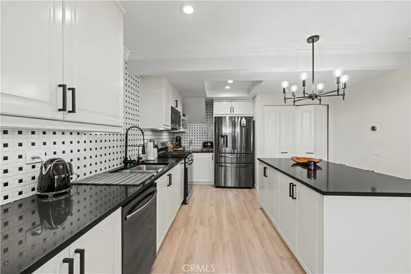 $689,000 | 8601 Sunland Boulevard, Unit 37, Sun Valley, CA 91352