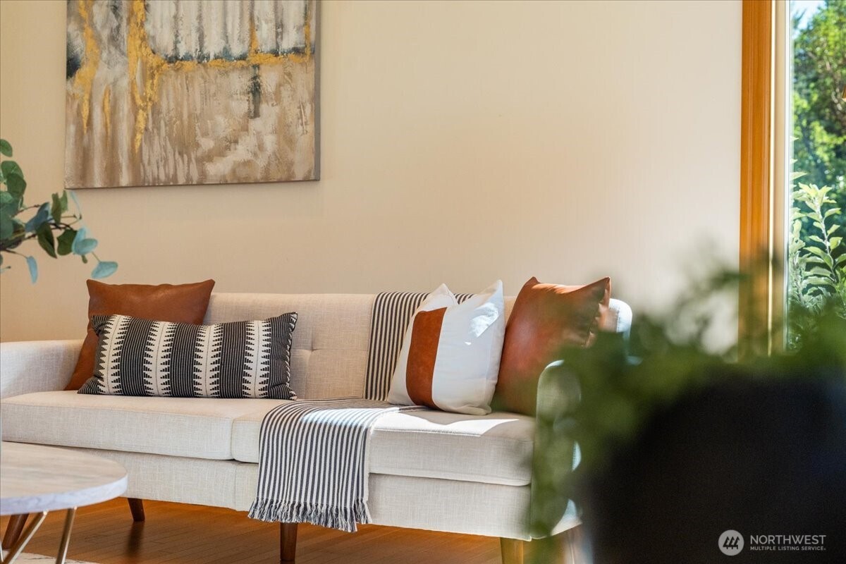 8707 45th Street West Tacoma, WA 98466 - Photo 10 of 39 a view of balcony with furniture