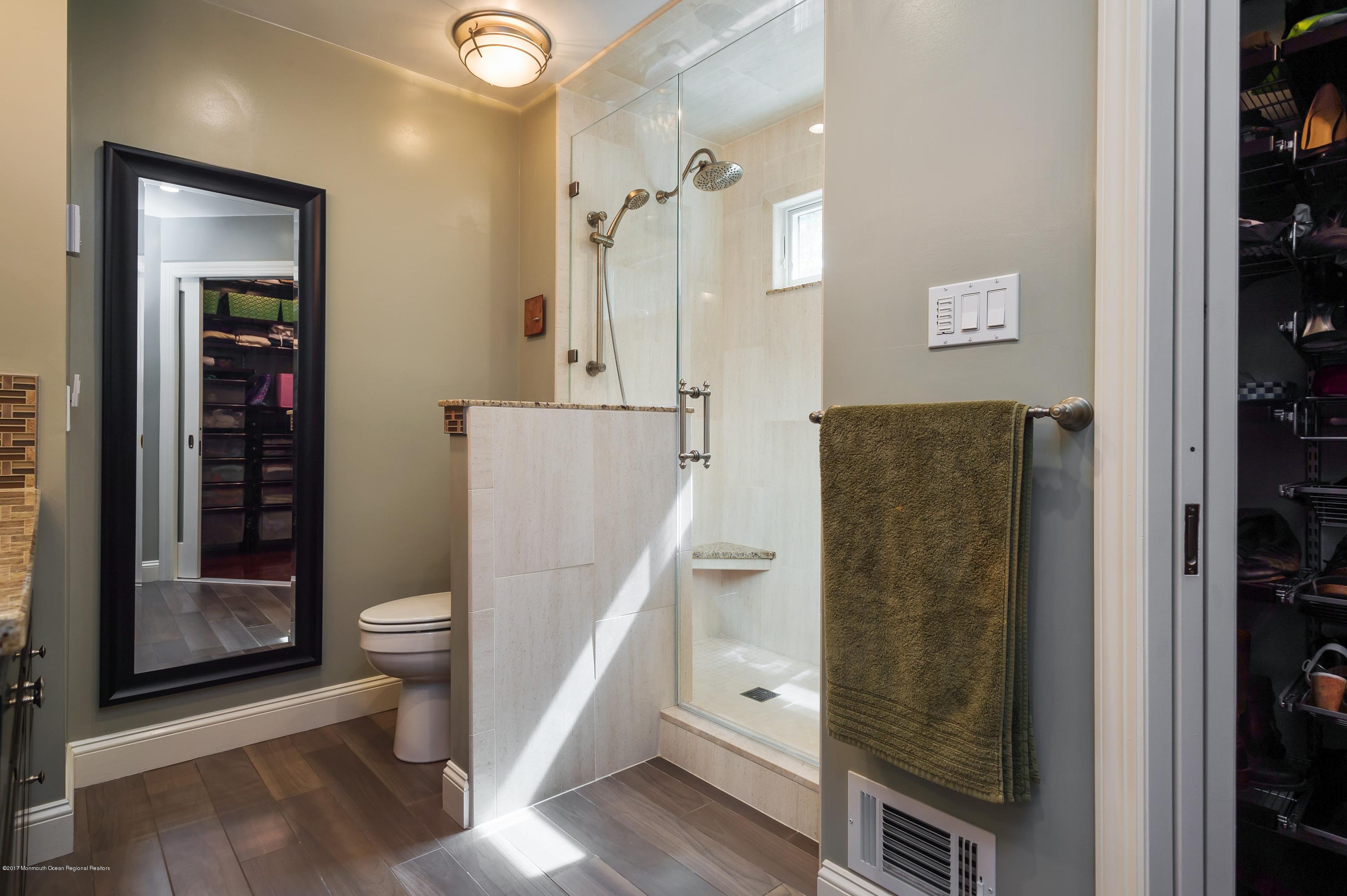 685 Line Road Aberdeen, NJ 07747 - Photo 13 of 23 Master bath