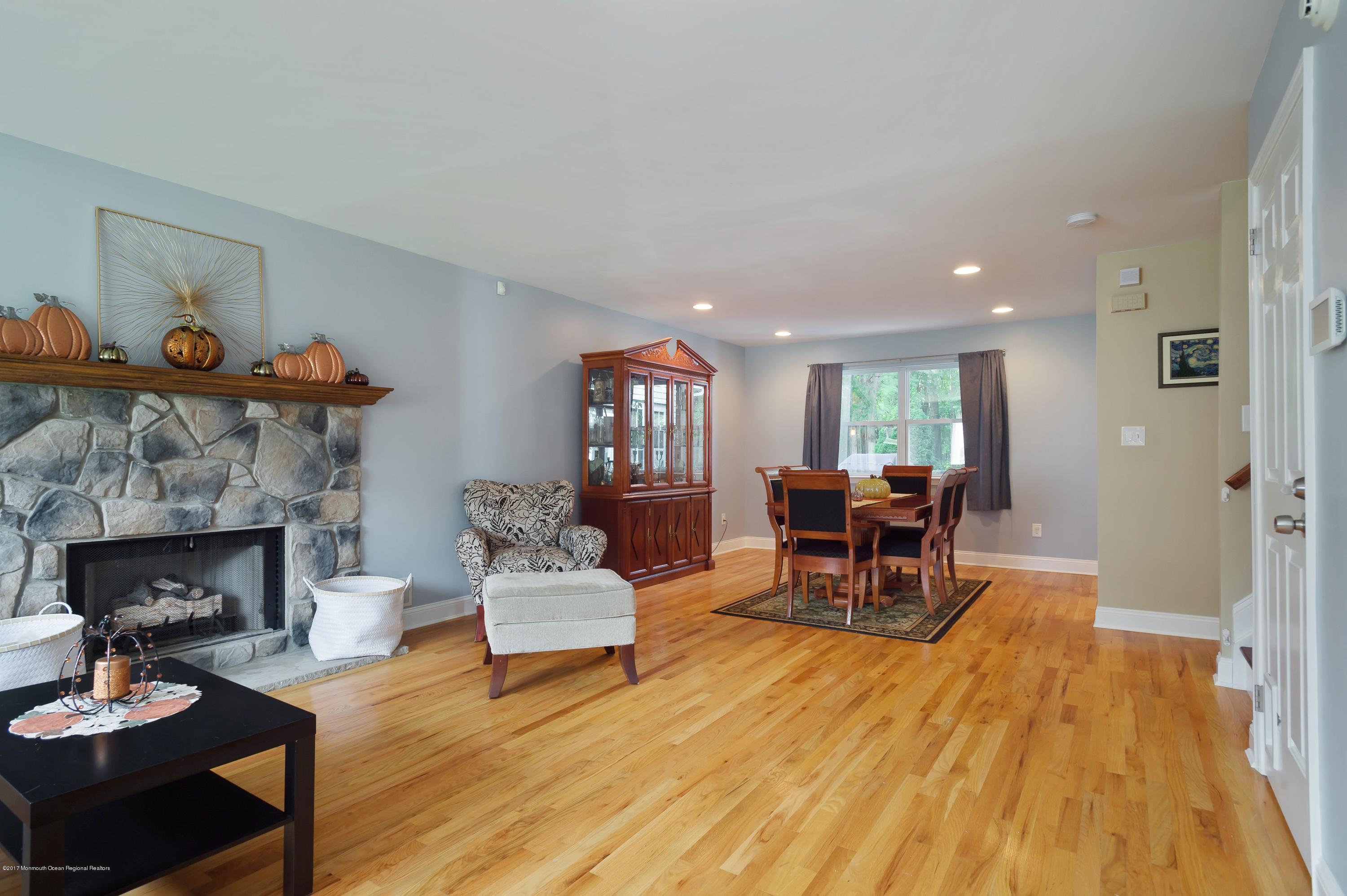 685 Line Road Aberdeen, NJ 07747 - Photo 3 of 23 Living Room w dining rm