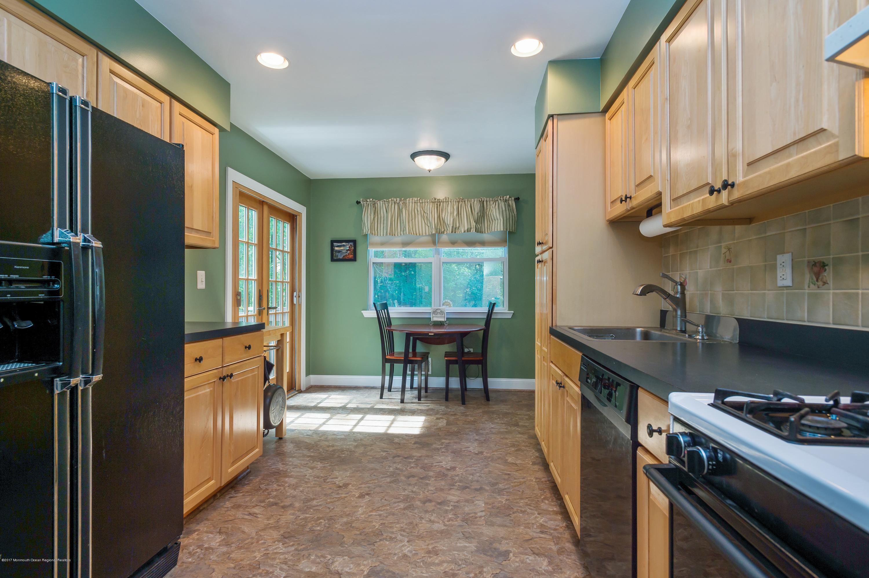 685 Line Road Aberdeen, NJ 07747 - Photo 5 of 23 Alternate kitchen