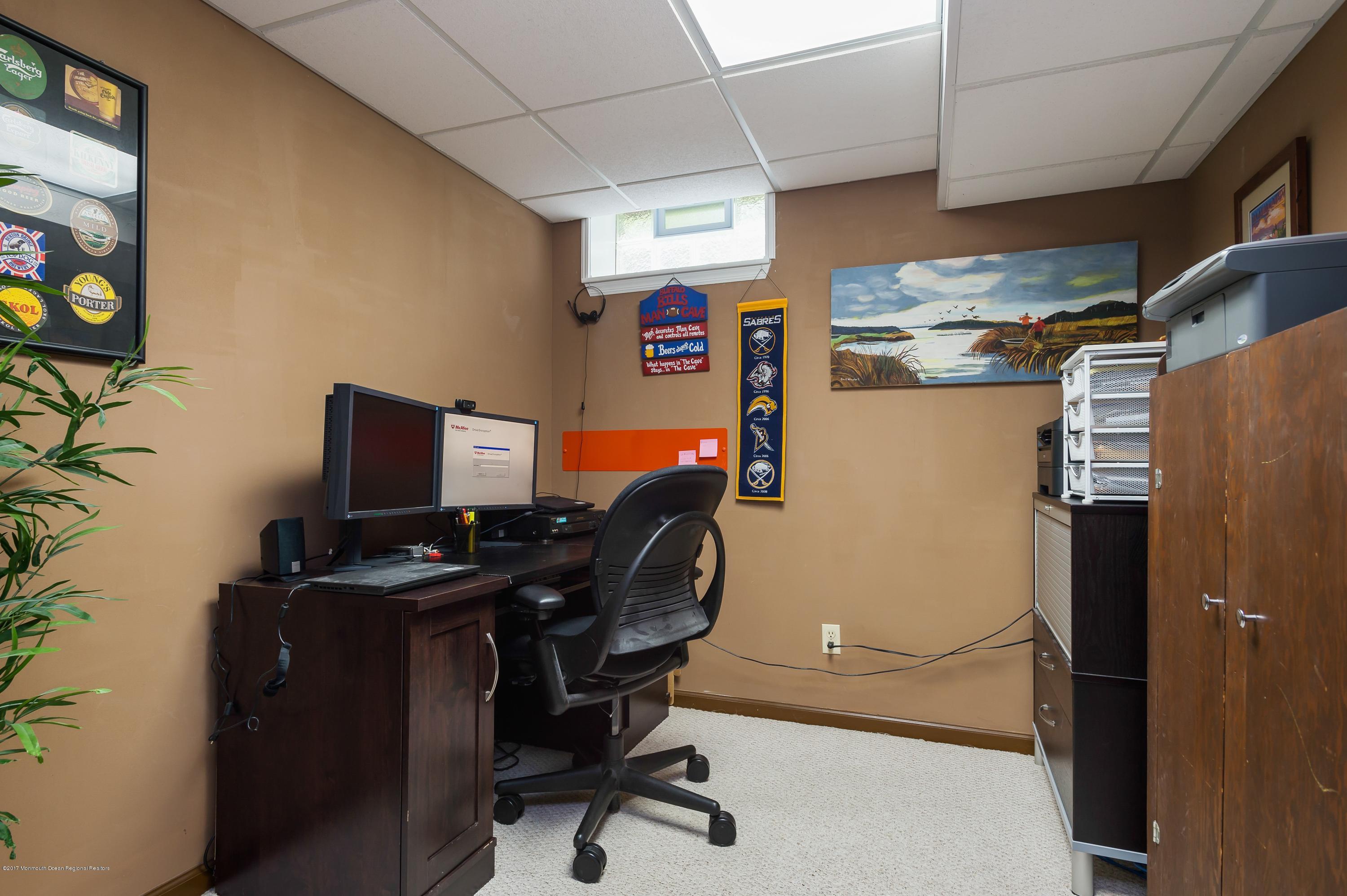 685 Line Road Aberdeen, NJ 07747 - Photo 9 of 23 Office