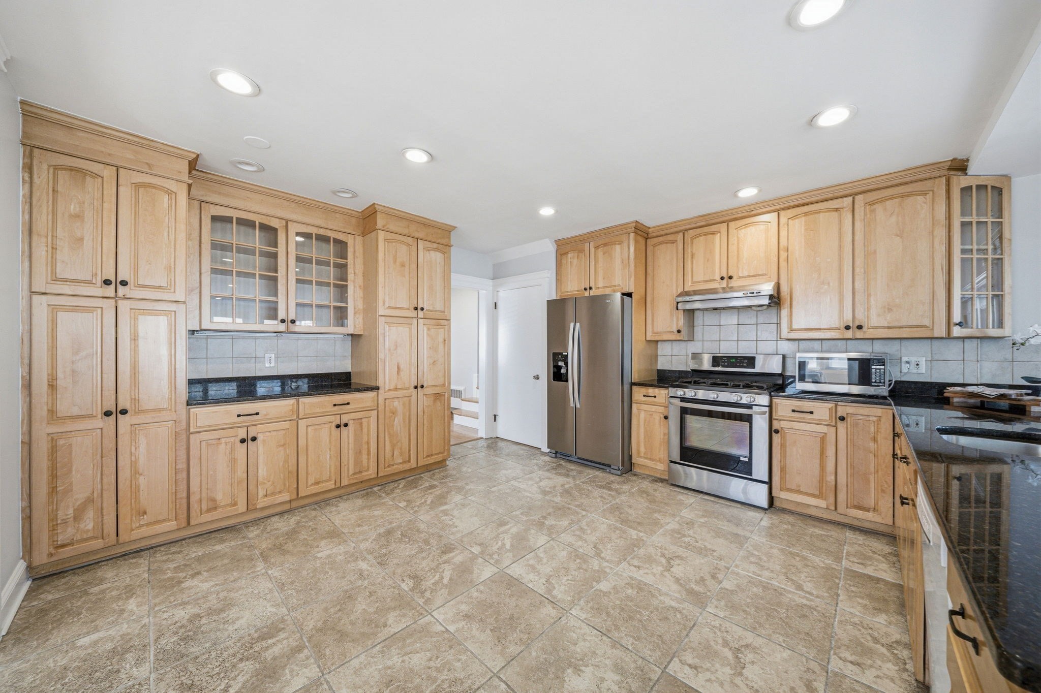 92 Shaw Road Belmont, MA 02478 - Photo 10 of 43 Gallery Image 10