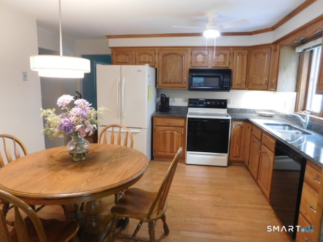 12 Rozum Circle Prospect, CT 06712 - Photo 11 of 33 Gallery Image 11