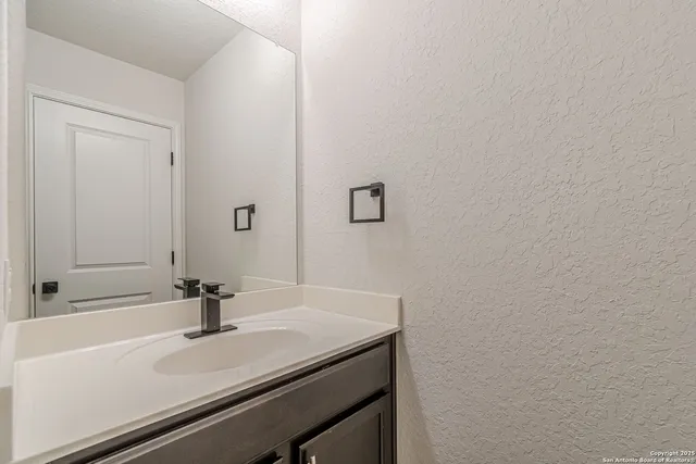 $2,400 | 9717 Baytown Coast, San Antonio, TX 78254