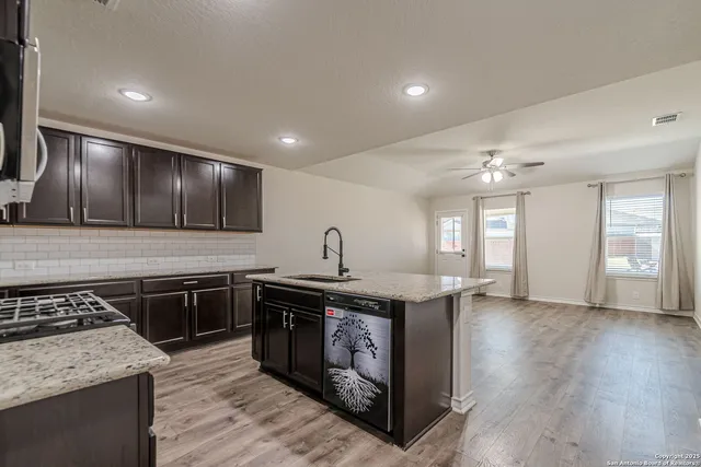 $2,400 | 9717 Baytown Coast, San Antonio, TX 78254