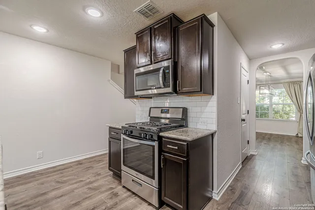 $2,400 | 9717 Baytown Coast, San Antonio, TX 78254