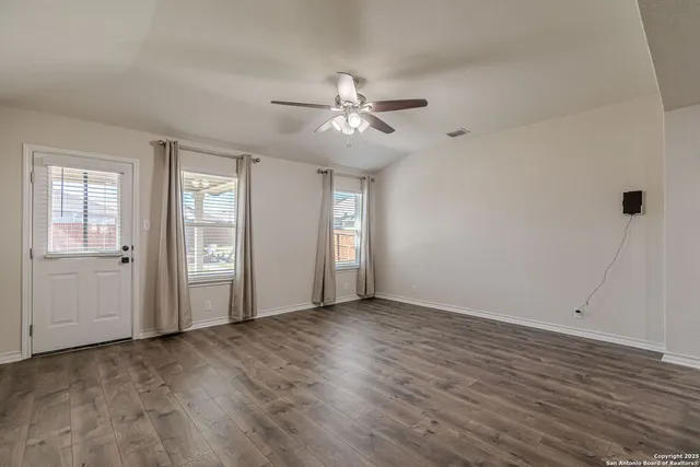 $2,400 | 9717 Baytown Coast, San Antonio, TX 78254