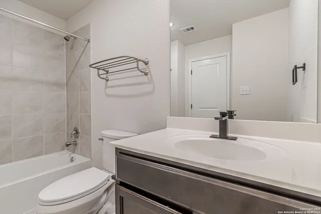 $2,400 | 9717 Baytown Coast, San Antonio, TX 78254