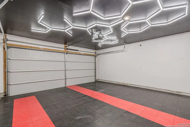 $2,400 | 9717 Baytown Coast, San Antonio, TX 78254