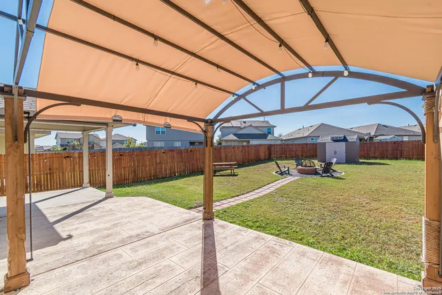 $2,400 | 9717 Baytown Coast, San Antonio, TX 78254