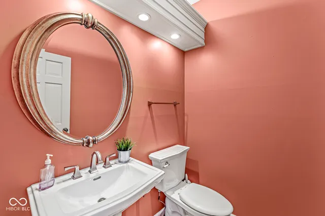 $1,150,000 | 3748 Bay Rd S Drive, Indianapolis, IN 46240