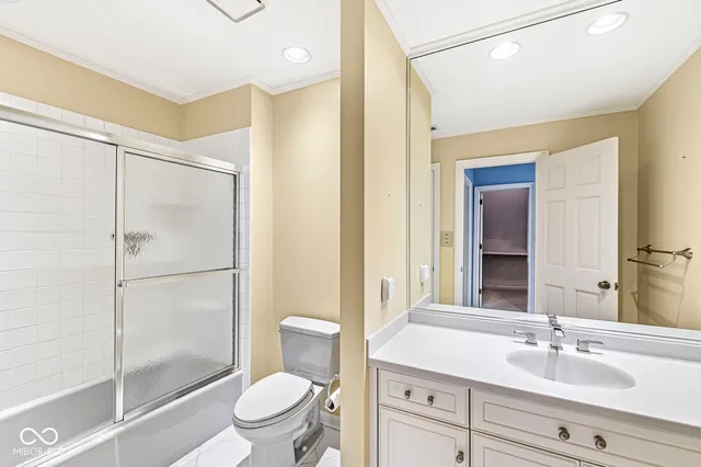 $1,150,000 | 3748 Bay Rd S Drive, Indianapolis, IN 46240