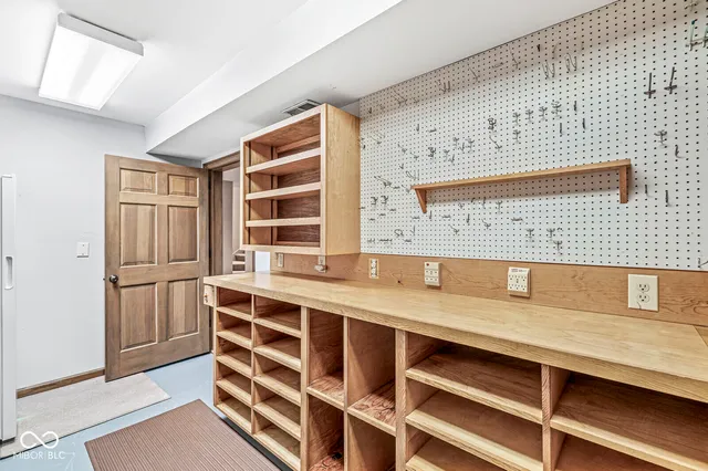 $1,150,000 | 3748 Bay Rd S Drive, Indianapolis, IN 46240