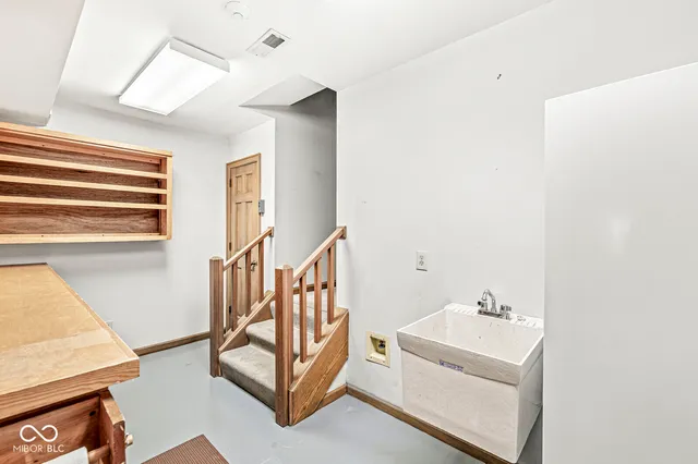 $1,150,000 | 3748 Bay Rd S Drive, Indianapolis, IN 46240