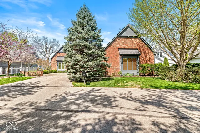 $1,150,000 | 3748 Bay Rd S Drive, Indianapolis, IN 46240