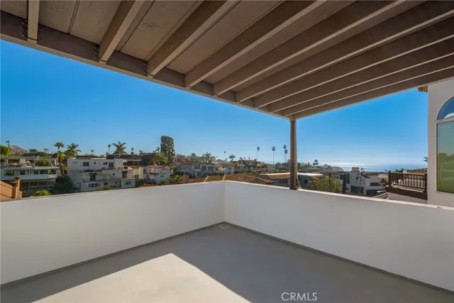 a view of a terrace with sky view