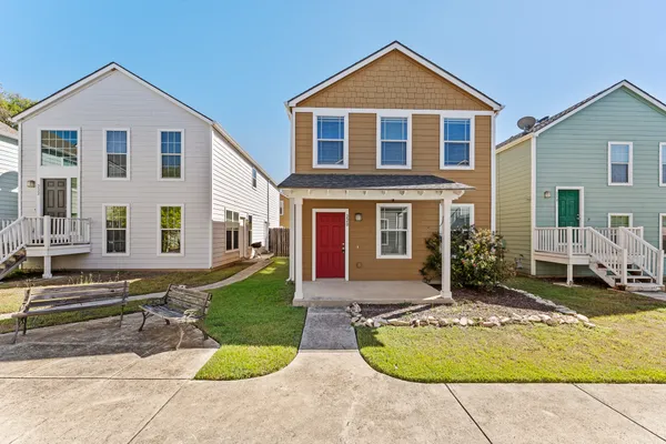 $1,495 | 220 Trestle Tree, San Marcos, TX 78666