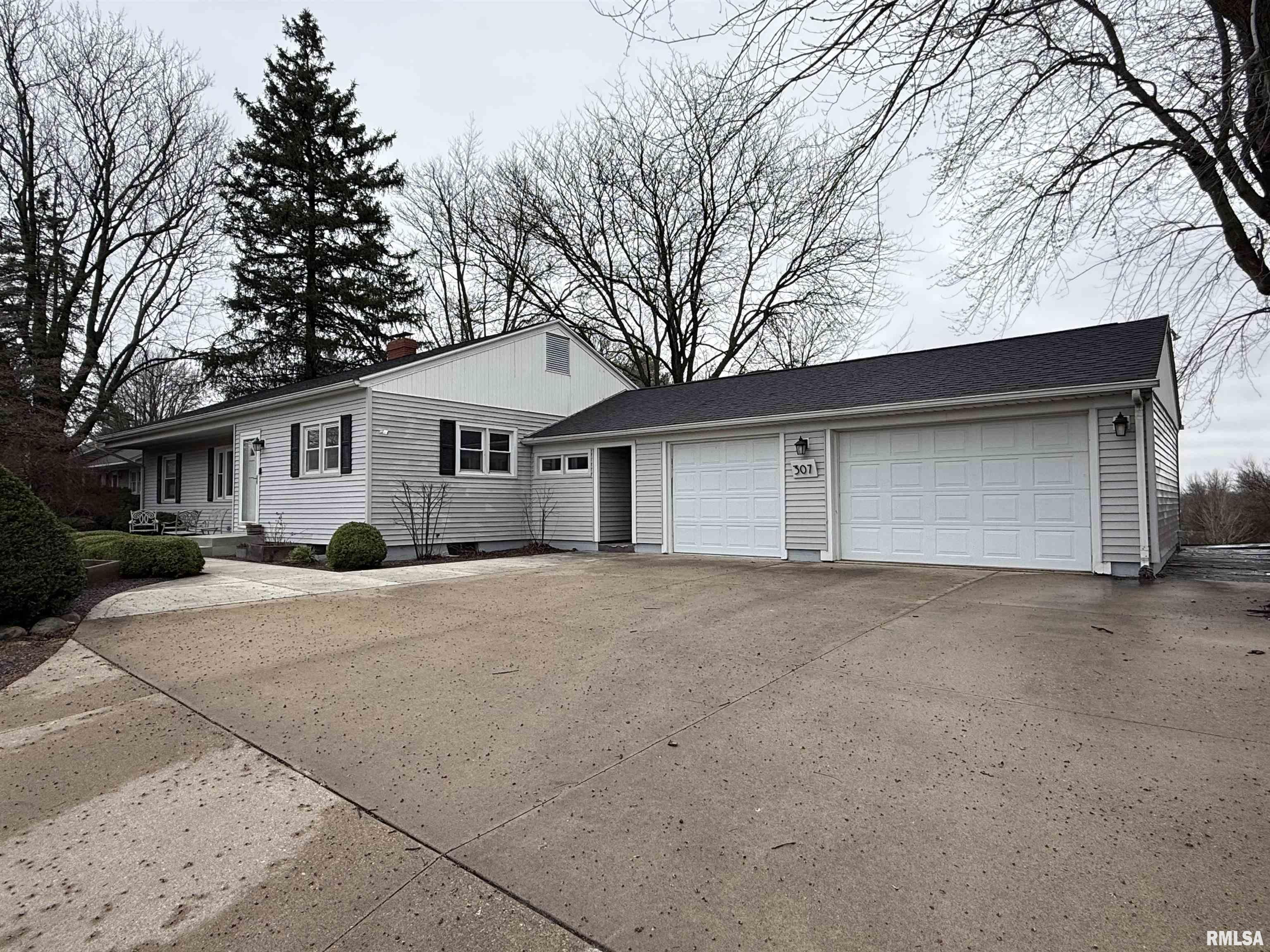 307 East State Street Payson, IL 62360 - Photo 1 of 29 Gallery Image 1