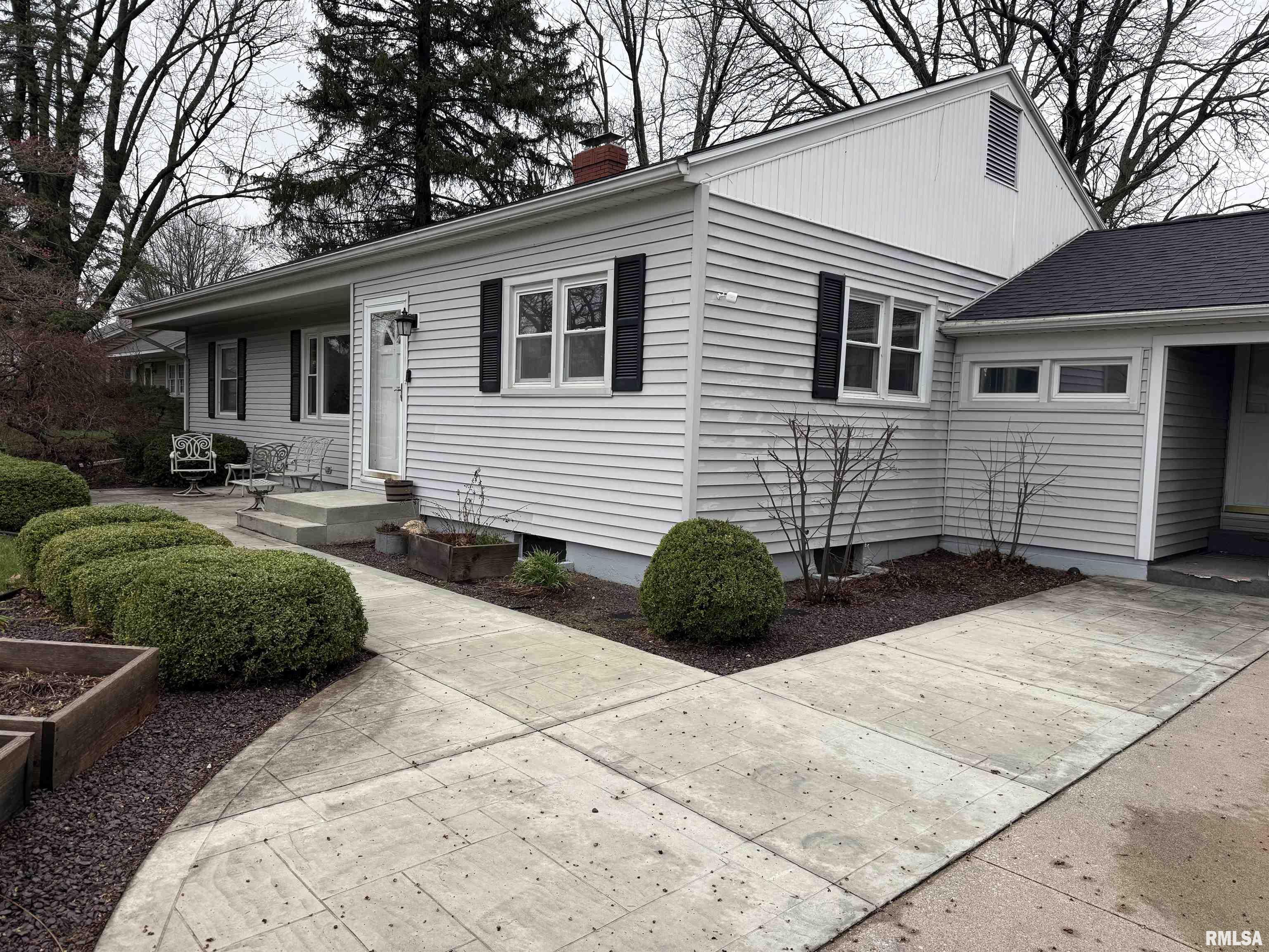 307 East State Street Payson, IL 62360 - Photo 3 of 29 Gallery Image 3