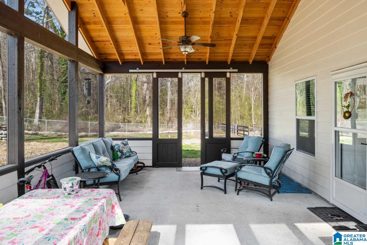 111 Royal Oaks Road Leeds, AL 35094 - Photo 5 of 46