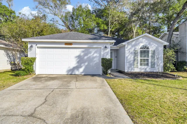 $330,000 | 1000 John Wayne Circle, Fort Walton Beach, FL 32547
