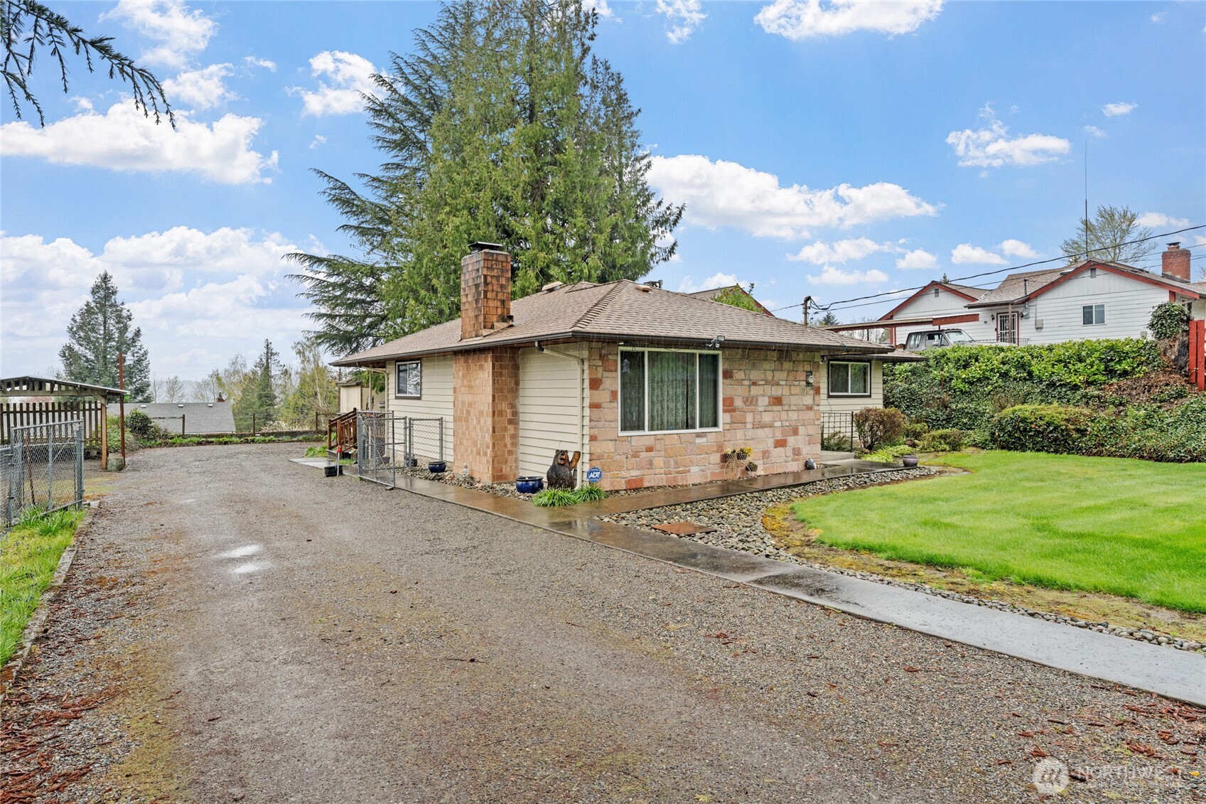 17019 106th Avenue Southeast Renton, WA 98055 - Photo 2 of 21 Gallery Image 2