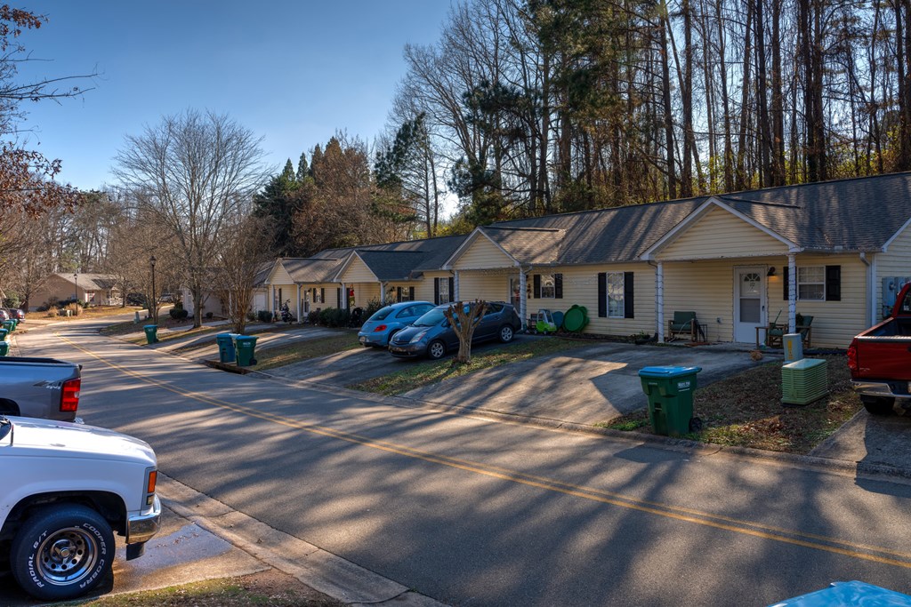 172 Jacobs Way Jasper, GA 30143 - Photo 6 of 13 a view of a house with a patio