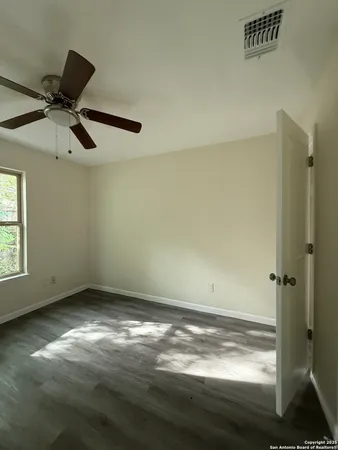 $1,075 | 1927 West Mayfield Boulevard, Unit 2, San Antonio, TX 78211