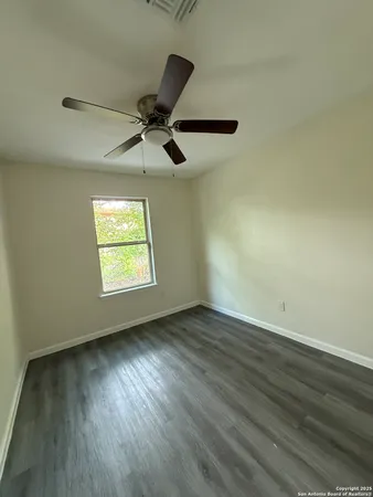 $1,075 | 1927 West Mayfield Boulevard, Unit 2, San Antonio, TX 78211