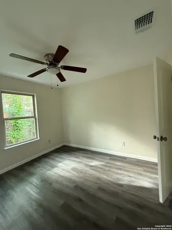 $1,075 | 1927 West Mayfield Boulevard, Unit 2, San Antonio, TX 78211
