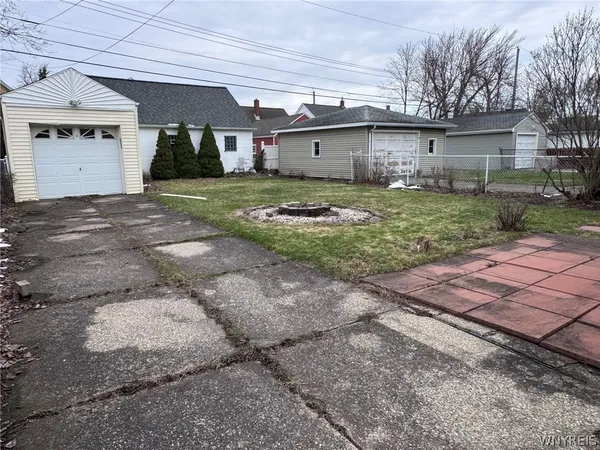 $1,500 | 102 Francis Avenue, Cheektowaga, NY 14212