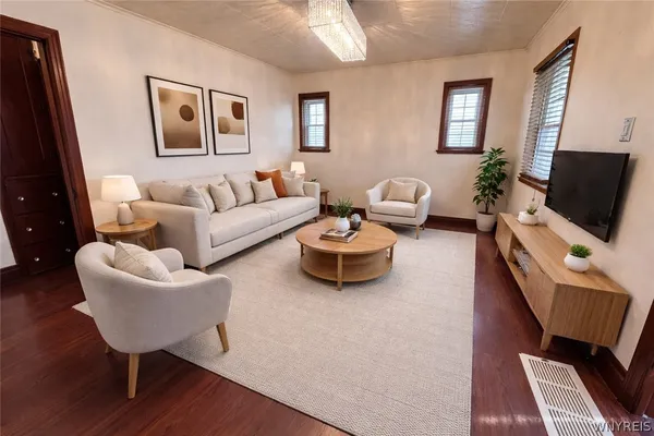 $1,500 | 102 Francis Avenue, Cheektowaga, NY 14212