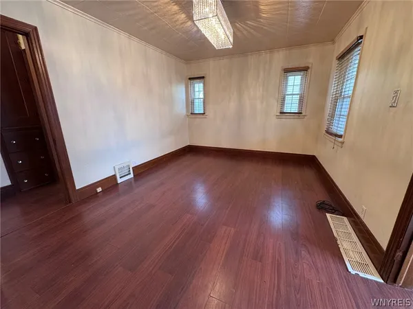 $1,500 | 102 Francis Avenue, Cheektowaga, NY 14212