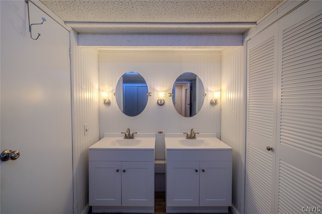 6940 Highbridge Road, Unit 6 De Witt, NY 13066 - Photo 12 of 16 Bedroom/Bath #2