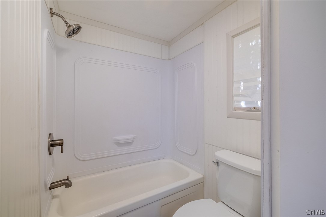 6940 Highbridge Road, Unit 6 De Witt, NY 13066 - Photo 13 of 16 Full Bath #2