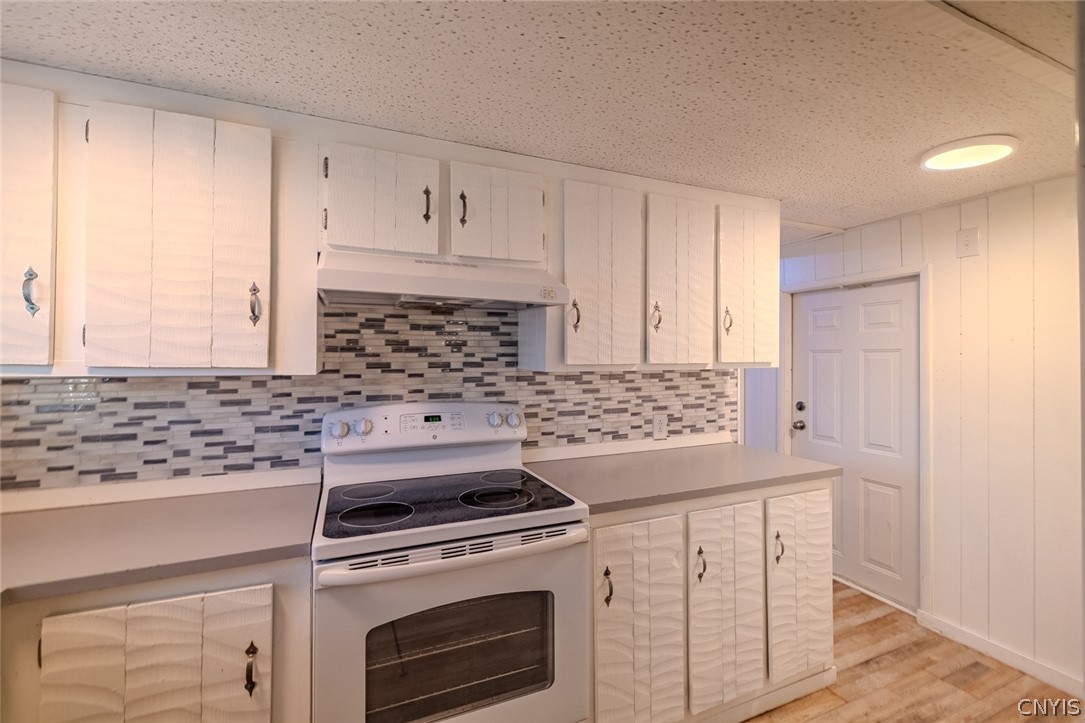 6940 Highbridge Road, Unit 6 De Witt, NY 13066 - Photo 9 of 16 Kitchen