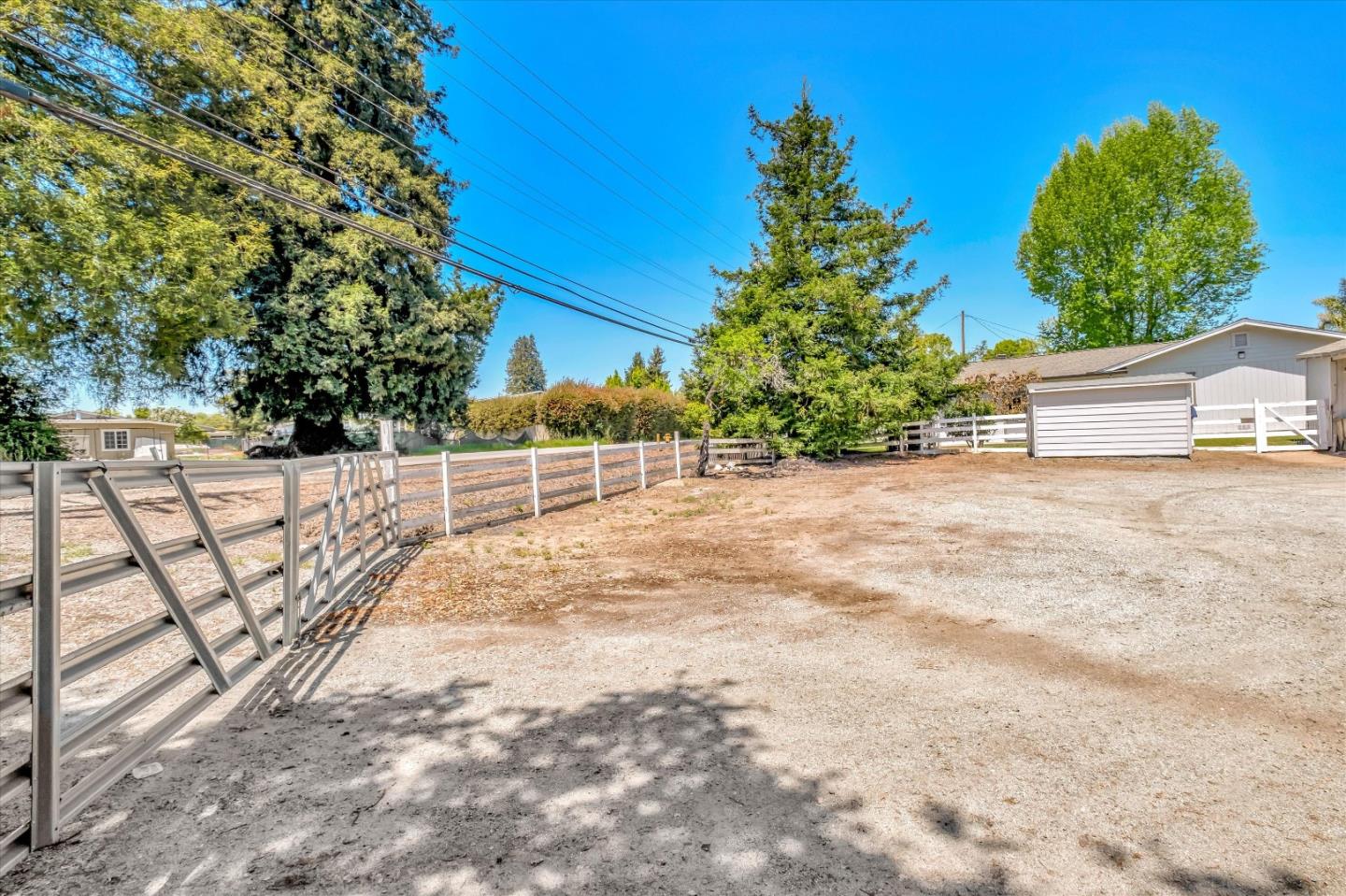 10 Linden Road Watsonville, CA 95076 - Photo 36 of 38 a view of a backyard