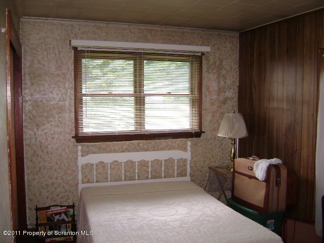 448 3rd Street Blakely, PA 18447 - Photo 12 of 19 Gallery Image 12