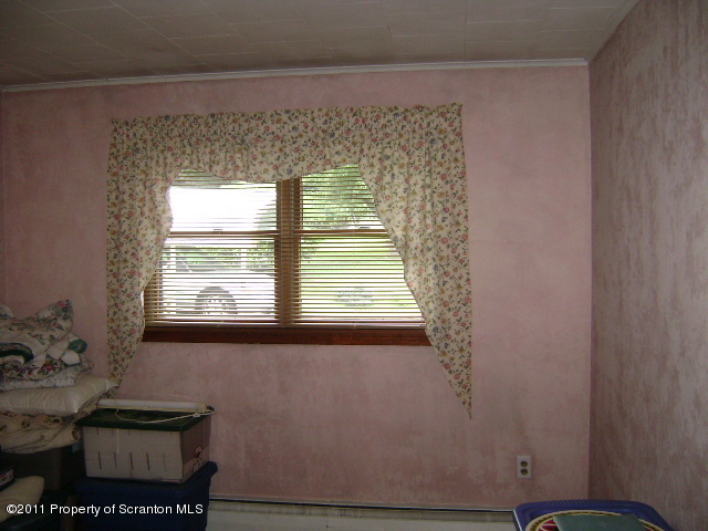 448 3rd Street Blakely, PA 18447 - Photo 13 of 19 Gallery Image 13