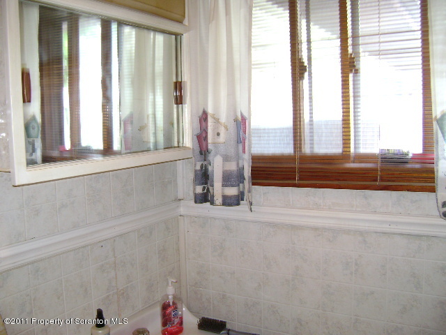 448 3rd Street Blakely, PA 18447 - Photo 16 of 19 Gallery Image 16