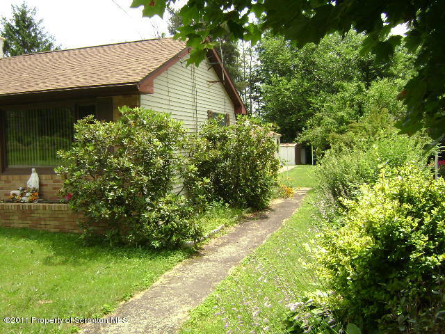 448 3rd Street Blakely, PA 18447 - Photo 3 of 19 Gallery Image 3