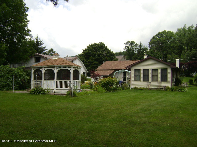 448 3rd Street Blakely, PA 18447 - Photo 4 of 19 Gallery Image 4
