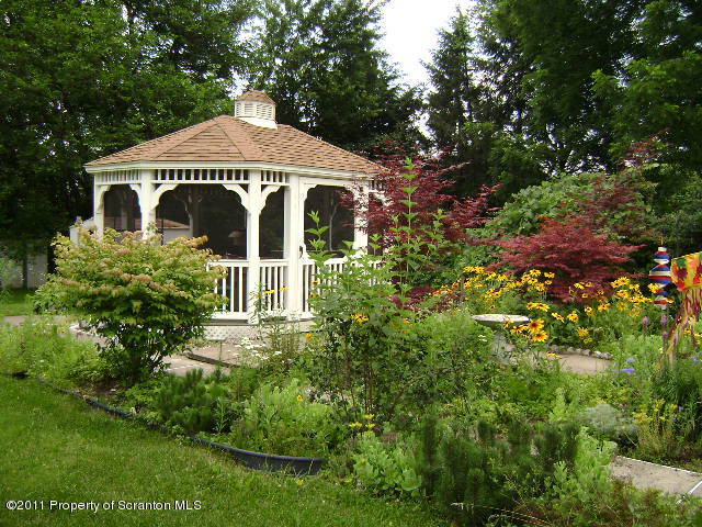 448 3rd Street Blakely, PA 18447 - Photo 7 of 19 Gallery Image 7