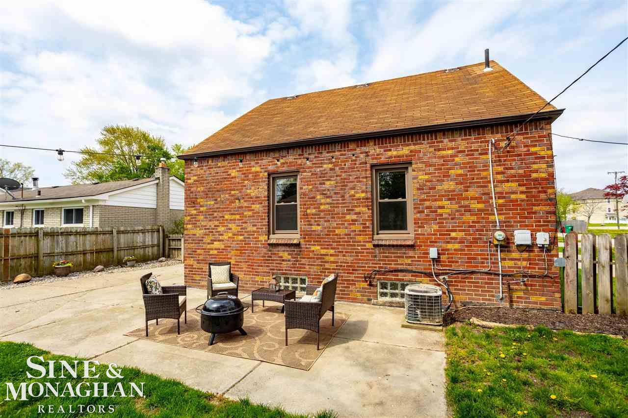 22152 Hayes Avenue Eastpointe, MI 48021 - Photo 36 of 44