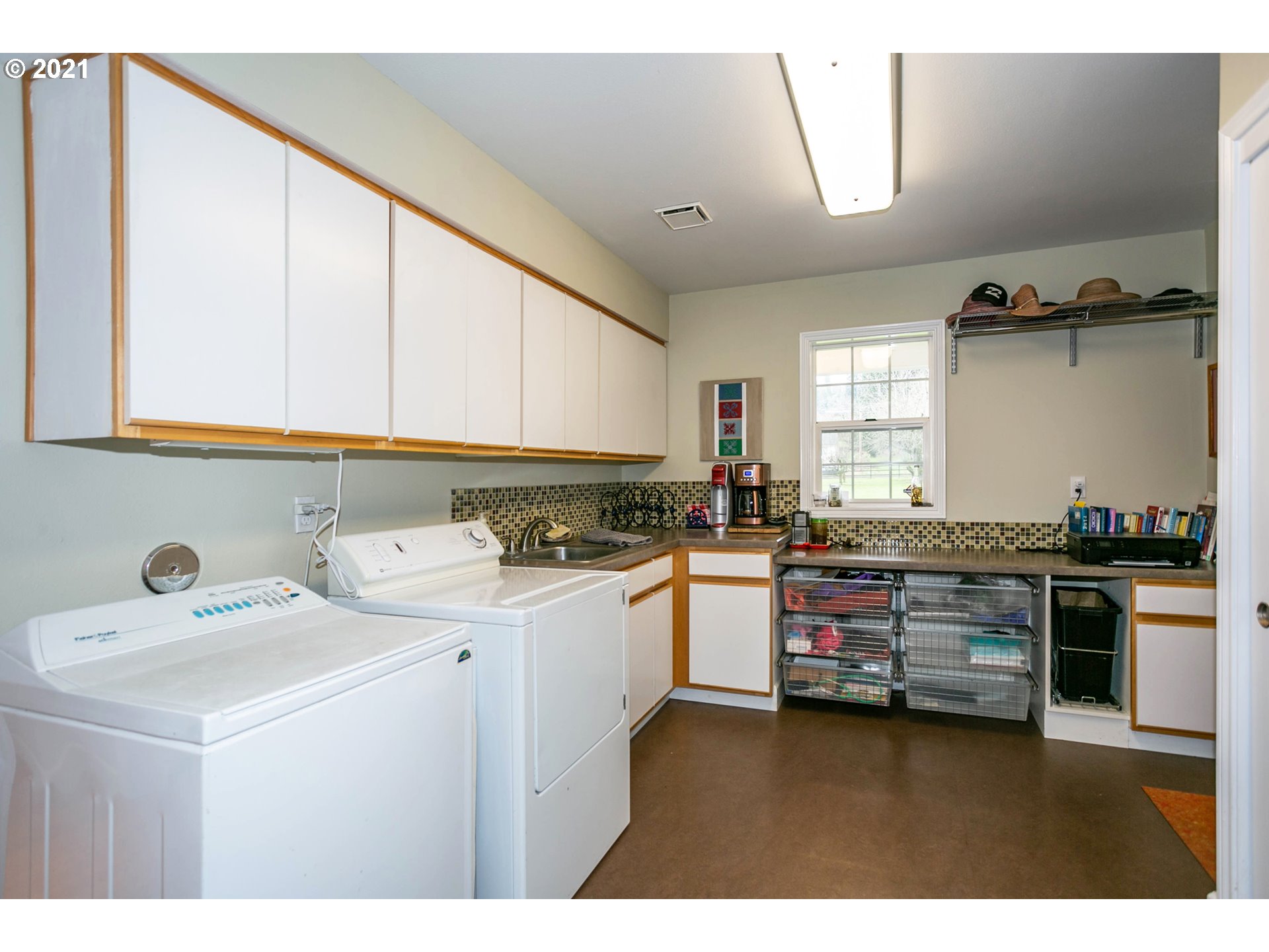 1381 Southwest Borland Road West Linn, OR 97068 - Photo 22 of 29 Gallery Image 22